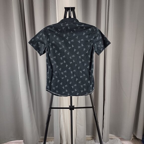DCBD Boys 100% Cotton Black, White, Skull And Crossbones Dress Shirt Size M - Picture 3 of 10